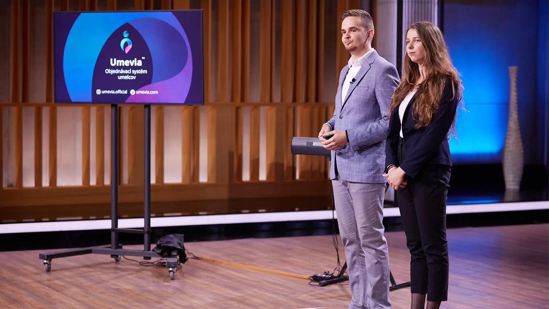 Benjamín Bekeš, with a co-founder, is presenting his startup Umevia.com at Shark Tank (Jama Levova).